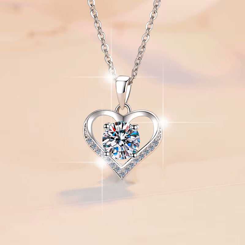 "Herzgeflüster" Moissanit-Kette in Herzform – Echtes Edelstein-Zertifikat inkl.